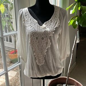 Bobeau 100% white rayon blouse size Large, semi sheer and lace front
